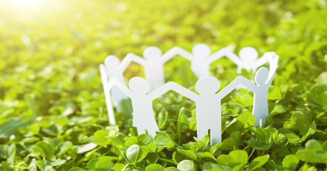 group-paper-people-holding-hands-together-concept-social-help-group-team-concept (1)-min