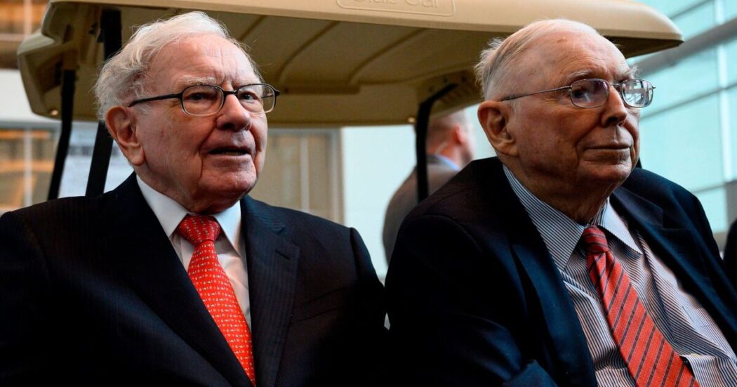 230225090117-warren-buffett-charlie-munger-2019-file